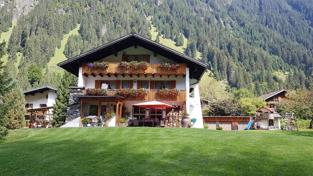 Haus Hubertus - Gaestehaus Sahler Partenen Kültér fotó